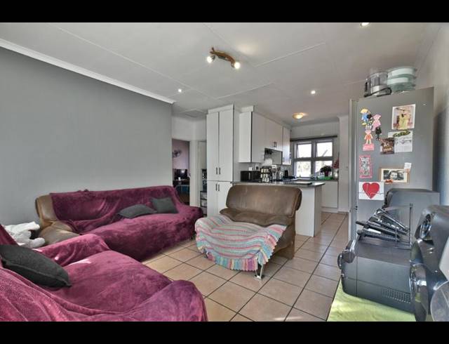 2 BEDROOM APARTMENT FOR SALE IN NEW REDRUTH
